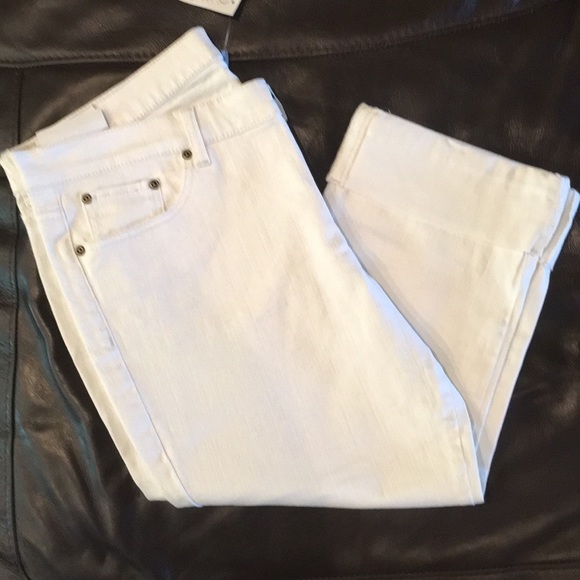 New York & Company Denim - White Denim Cropped Capris size 14 New York & Company Denim - White Denim Cropped Capris size 14